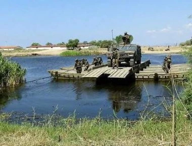 Δείτε την εντυπωσιακή άσκηση του Ελληνικού Στρατού στον Έβρο! (φωτο)